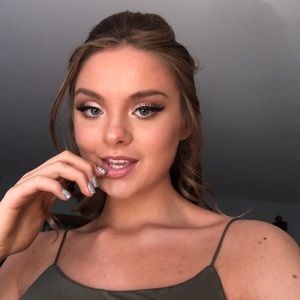 Meet your Posher, Sydni